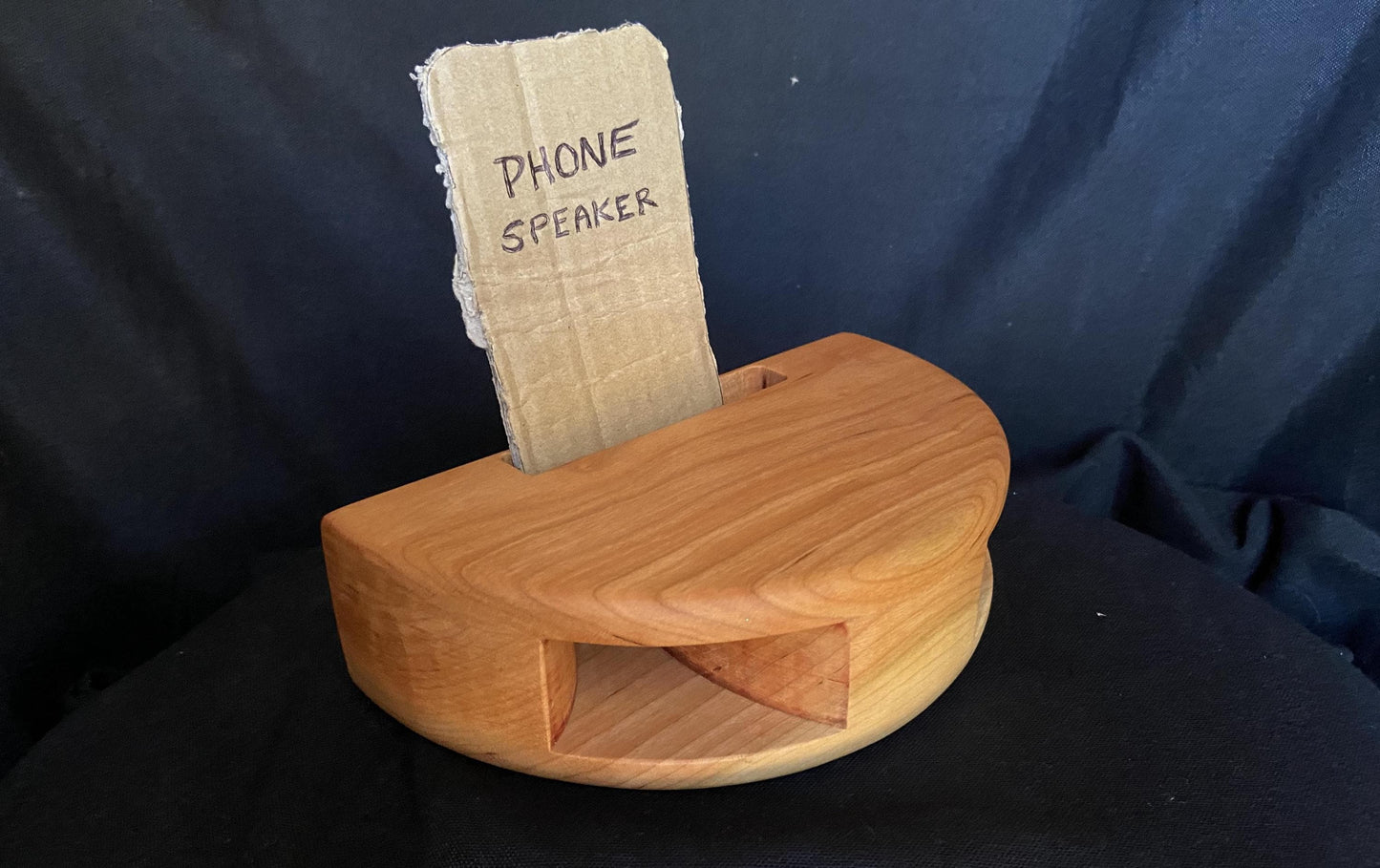 Smartphone Speaker Amplifier - Handmade Wood